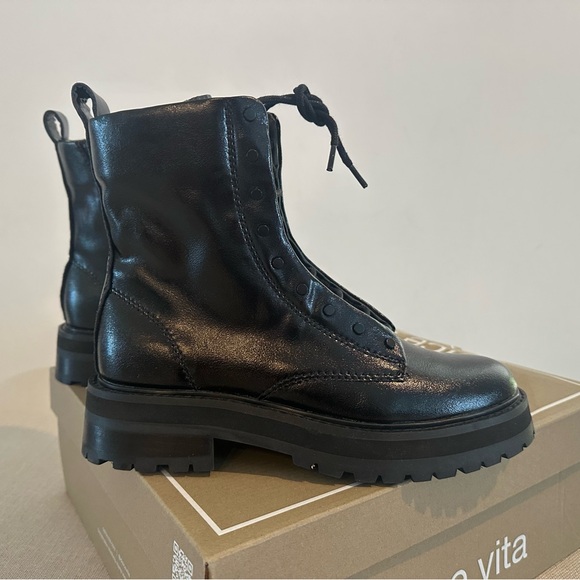 Dolce Vita MIDNIGHT CRINKLE PATENT combat boot - Size 7 - New in Box! - Picture 4 of 6